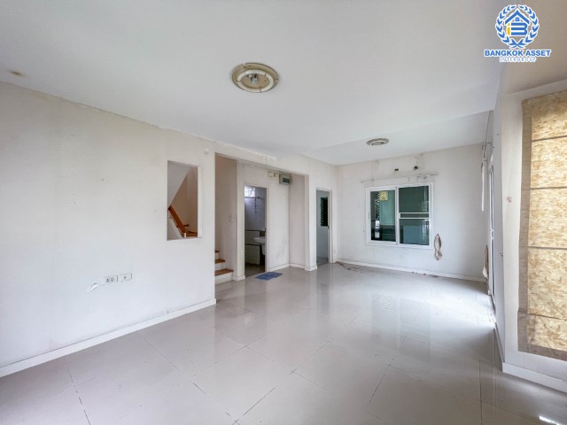 บ้านเดี่ยวมือสองย่านนครปฐม ม.พฤกษ์ลดา ปิ่นเกล้า-สาย5 เนื้อที่กว้าง 50 ตร.ว. ฟังก์ชัน 3 ห้องนอน 2 ห้องน้ำ ที่จอดรถ 2 คัน บ้านพร้อมอยู่ คุณภาพระดับแบรนด์ L&H โครงการตั้งบนทำเลเดินทางสะดวก ใกล้เซ็นทรัลศาลายา เชื่อมต่อถนนบรมราชชนนี, ถนนพุทธมณฑลสาย 5, ถนนปิ่นเกล้า-นครชัยศรี จองเลย!...